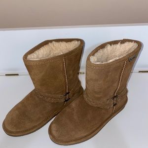 Girls size 4 Bear Paw boots